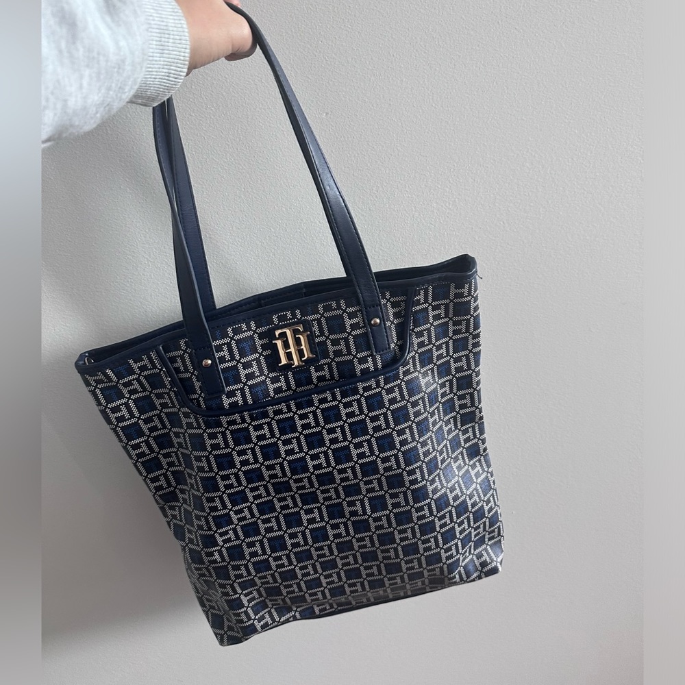Tommy Hilfiger bag